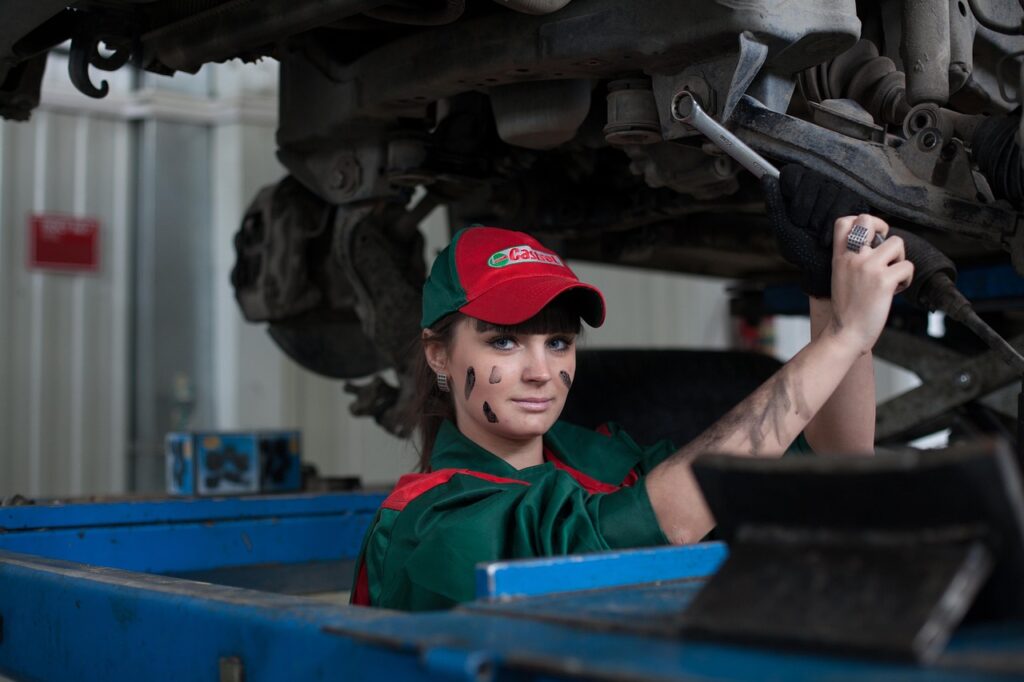 young woman, car service, photosession-346231.jpg